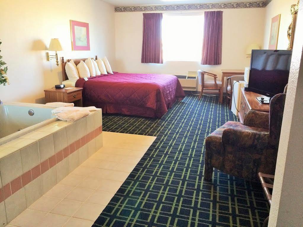 Cobblestone Inn & Suites - Platteville Εξωτερικό φωτογραφία